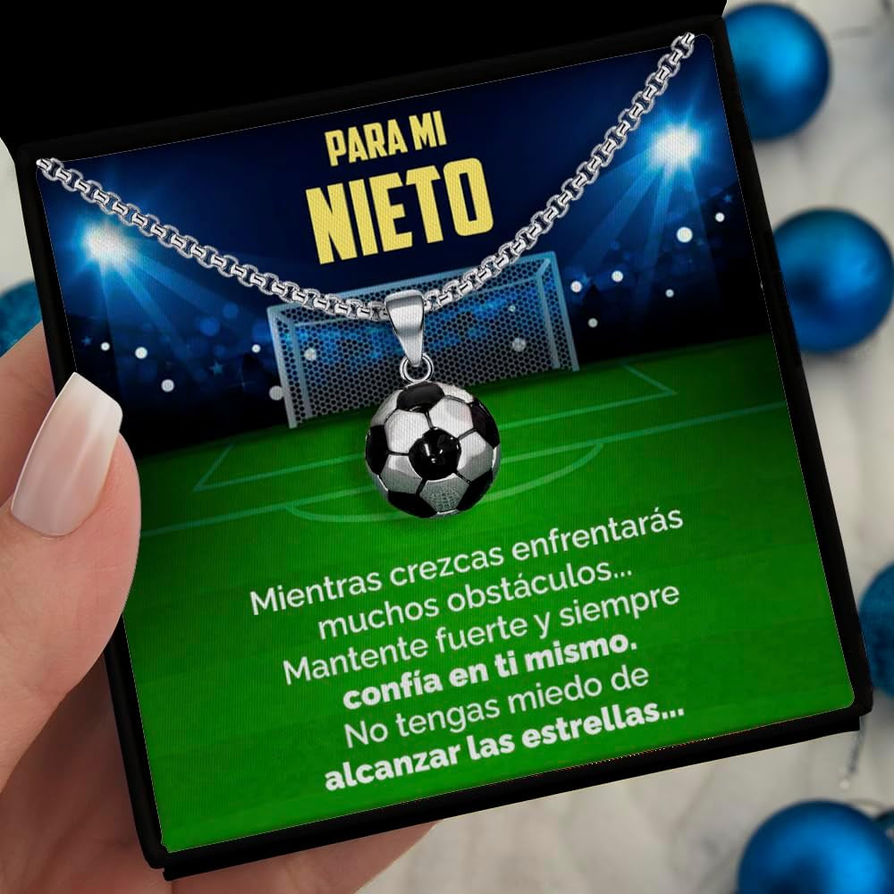 SOFIA FERRER Regalo Niño 10 Años, Colgante De Futbol Para Niños, Regalo Original Niño 8, 9, 10, 11, 12 Años, Collar Hombre Acero Inoxidable, Cosas De Futbol Para Niños, Navidad